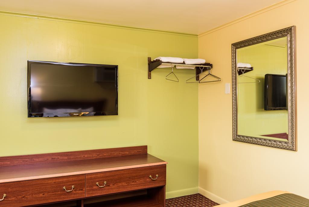 Budget Inn Уильямсвилл Экстерьер фото