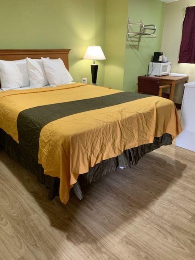 Budget Inn Уильямсвилл Экстерьер фото
